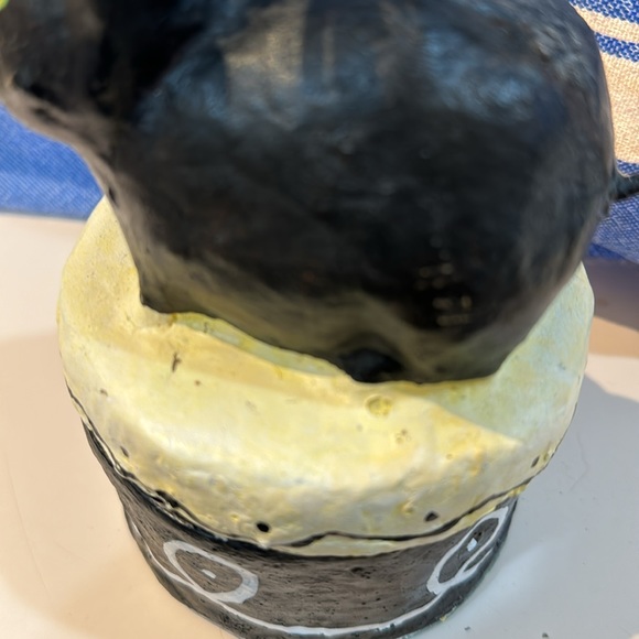 Vintage Black Cat Paper Mache Candy Box. Folk Art. 7 1/2” tall & 4” round. - Picture 9 of 14